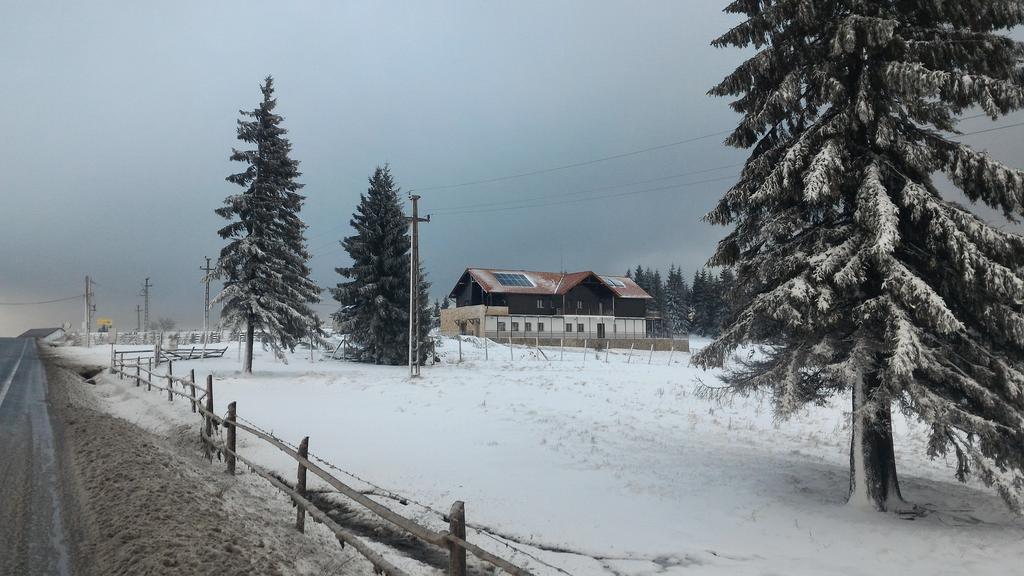 Pensiunea Agroturistica Eden Piatra Fantanele Buitenkant foto